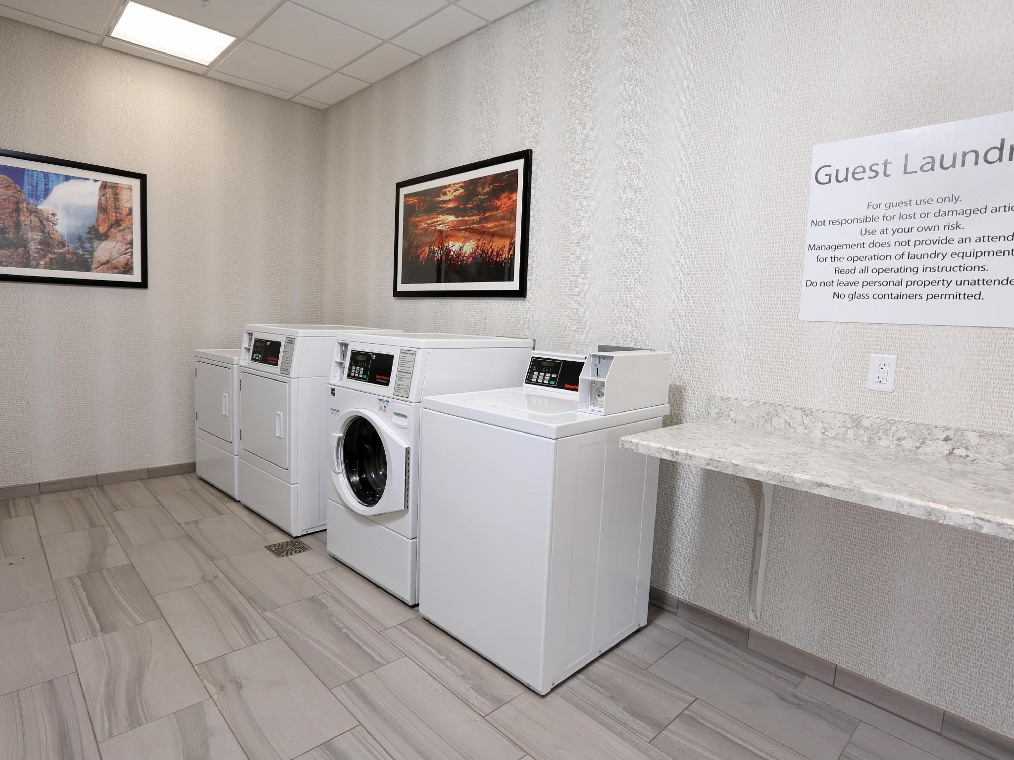 Holiday Inn & Suites Sioux Falls - Airport By Ihg Eksteriør billede